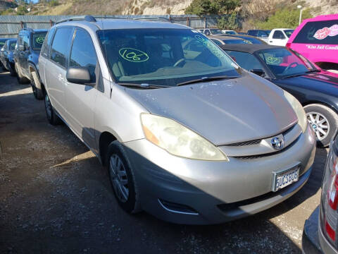 2006 Toyota Sienna for sale at Universal Auto in Bellflower CA