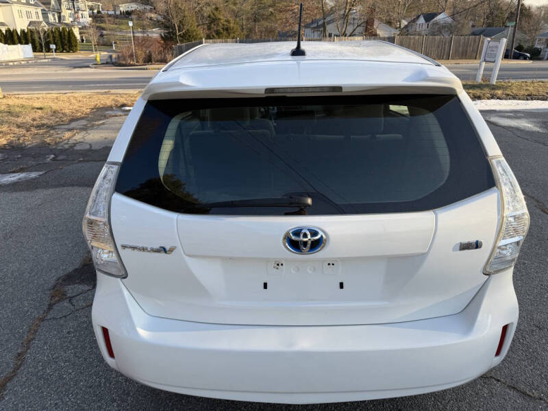 2012 Toyota Prius v Three