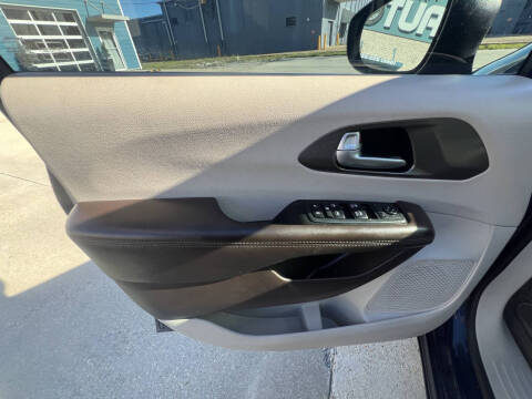 2019 Chrysler Pacifica LX