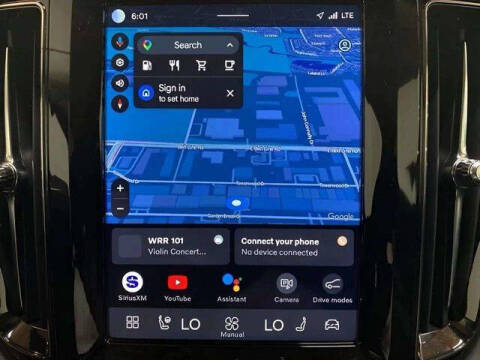2025 Volvo XC60 B5 Core Dark Theme