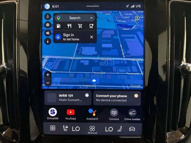 2025 Volvo XC60 B5 Core Dark Theme