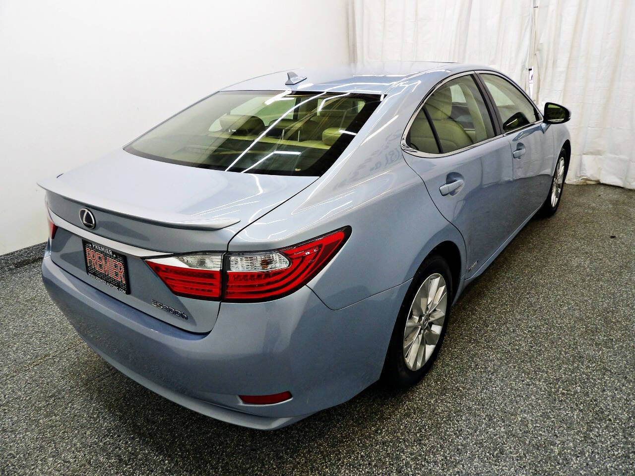 View vehicle photo 6