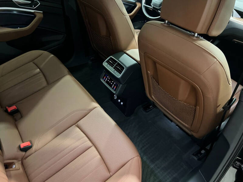 2019 Audi e-tron quattro Premium Plus