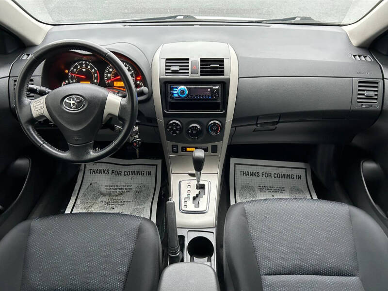 2010 Toyota Corolla S photo 3