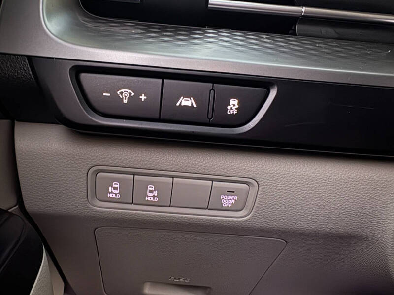 2024 Kia Carnival LX