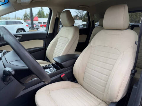 2020 Ford Edge SE