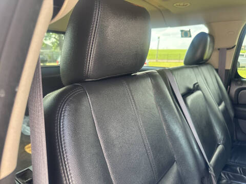 2011 GMC Yukon XL SLE