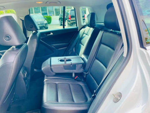 2017 Volkswagen Tiguan 2.0T Wolfsburg Edition 4Motion