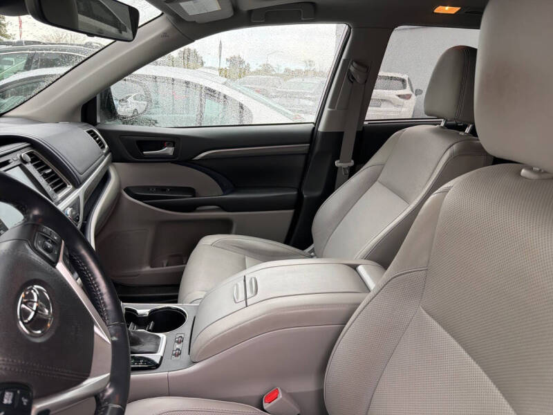 2017 Toyota Highlander Limited Platinum