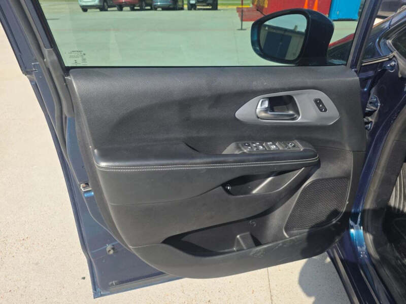 2022 Chrysler Pacifica Hybrid Touring L