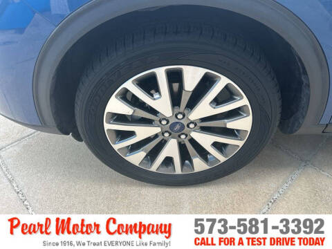 2022 Ford Escape Hybrid Titanium