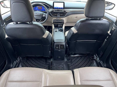 2020 Ford Escape Hybrid Titanium