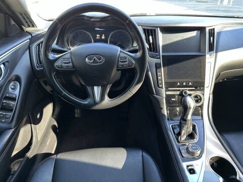 2015 Infiniti Q50 Premium