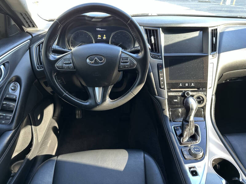 2015 Infiniti Q50 Premium