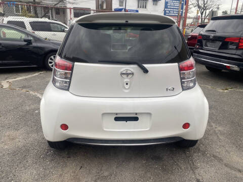 2014 Scion iQ