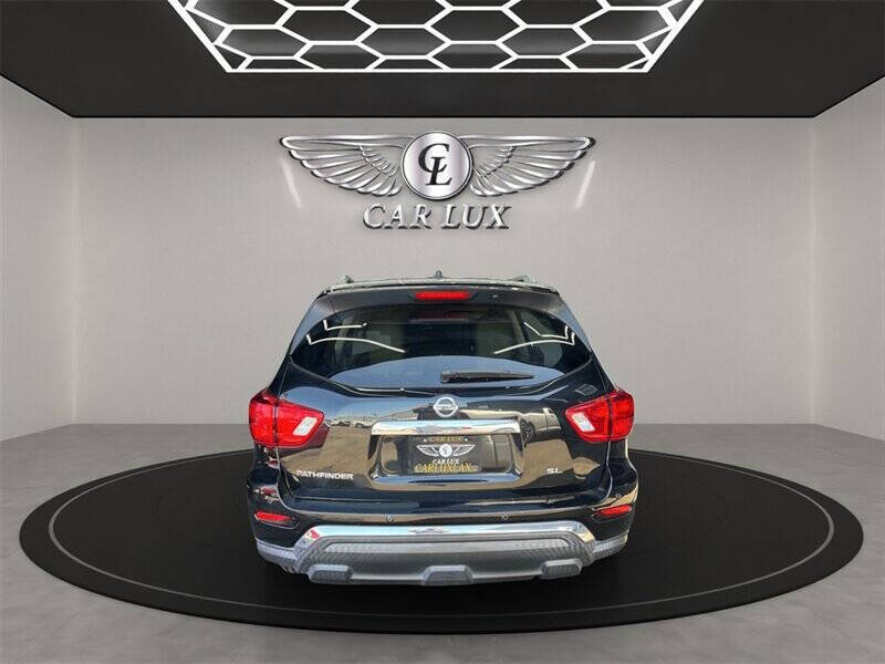 2018 Nissan Pathfinder SL