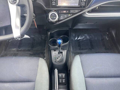 2016 Toyota Prius c Two