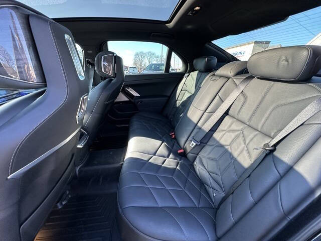 2024 BMW 7 Series 740i