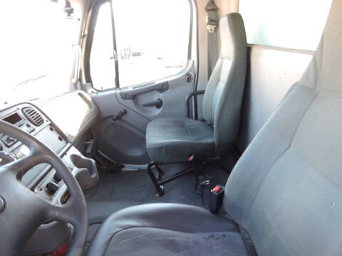 2009 Freightliner M2 106