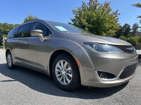 2017 Chrysler Pacifica Touring-L