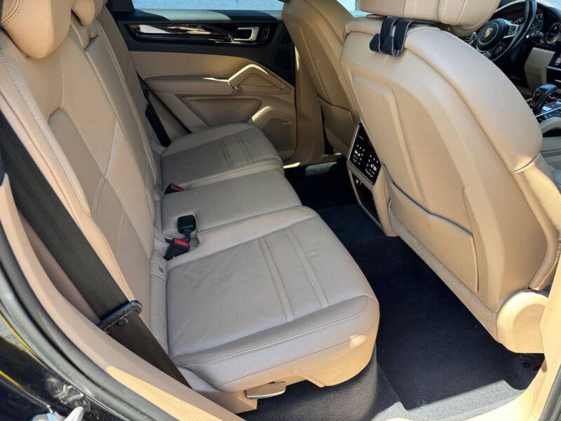 2019 Porsche Cayenne E-Hybrid
