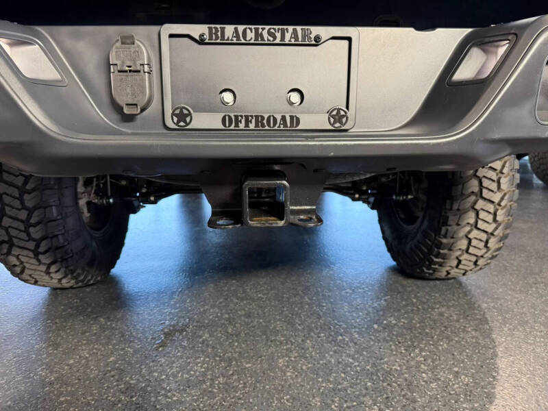 2025 Jeep Gladiator NightHawk
