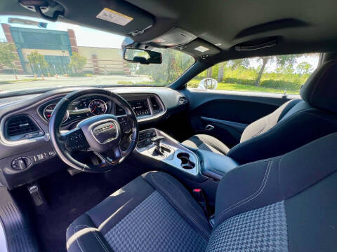 2022 Dodge Challenger SXT