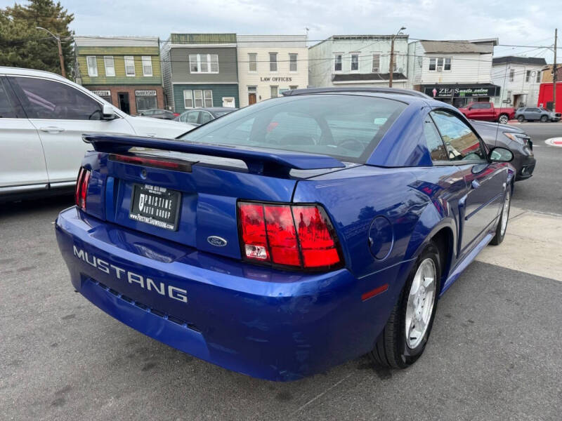 2004 Ford Mustang