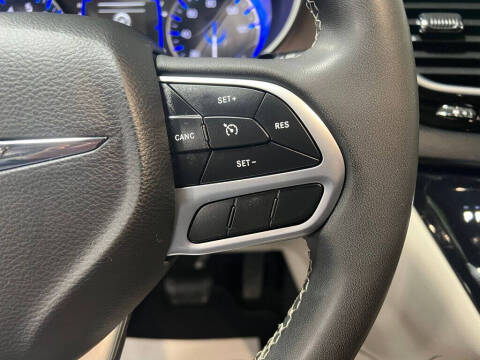 2022 Chrysler Voyager LX