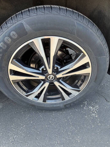 2017 Nissan Rogue SL