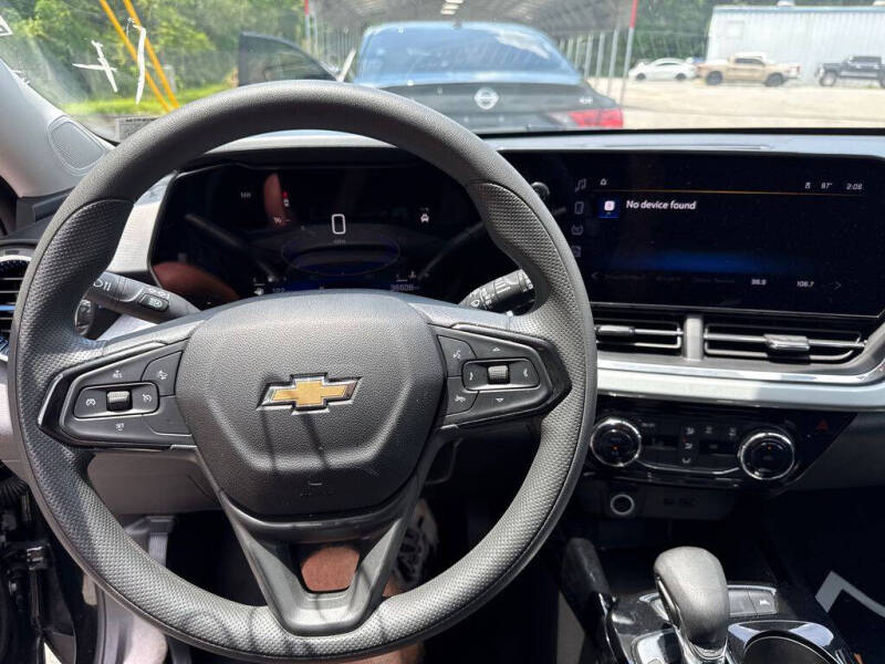 2025 Chevrolet Trax LT