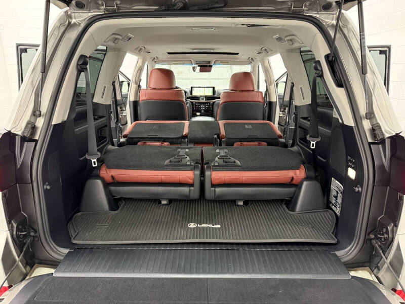 2019 Lexus LX 570 Three-Row