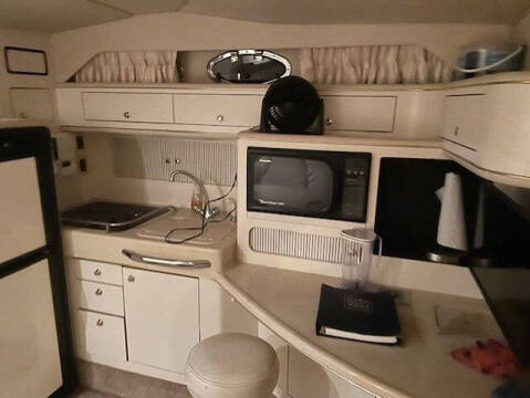 1999 Sea Ray Express cruiser 400