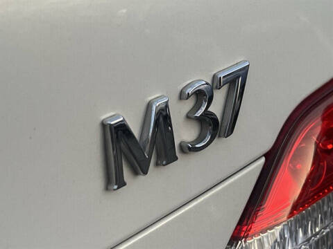 2011 Infiniti M37