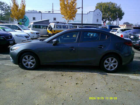 2015 Mazda MAZDA3 i Sport