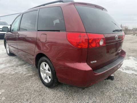 2009 Toyota Sienna LE 7-Passenger