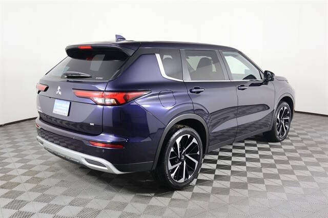 2023 Mitsubishi Outlander SE