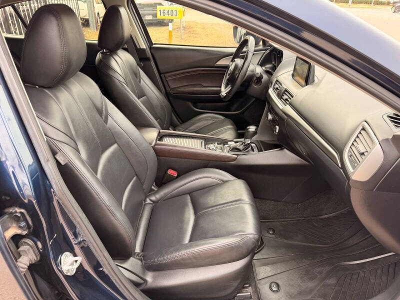 2018 Mazda MAZDA3 Touring