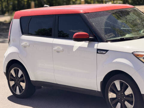 2017 Kia Soul +