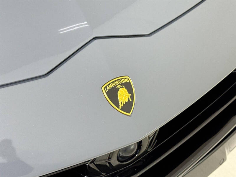 2023 Lamborghini Urus S