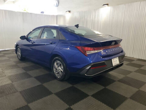 2024 Hyundai Elantra SE