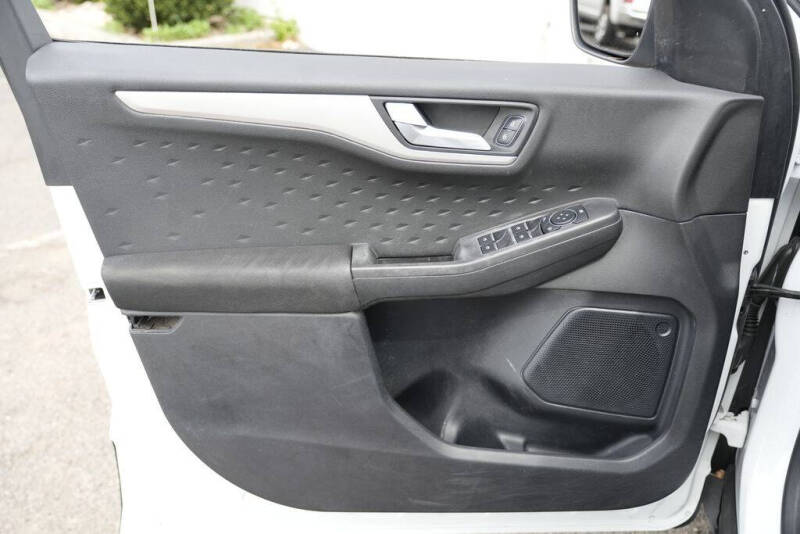 2020 Ford Escape SE