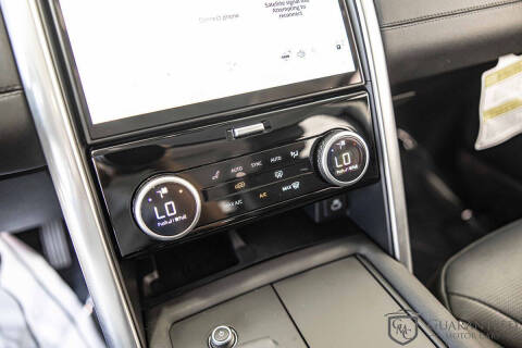 2024 Land Rover Discovery P300 S