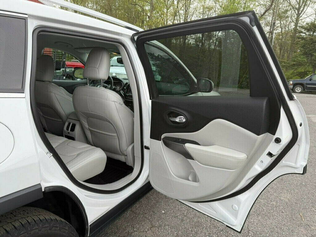 2019 Jeep Cherokee 45