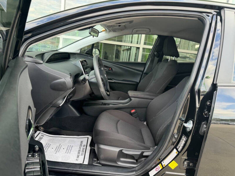 2022 Toyota Prius LE AWD-e