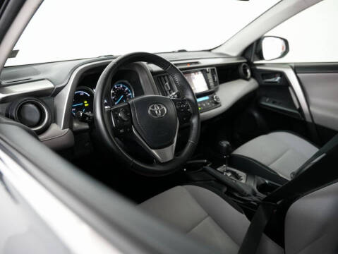 2017 Toyota RAV4 Hybrid XLE