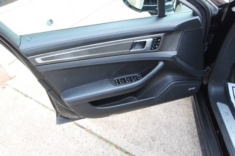 2017 Porsche Panamera Turbo