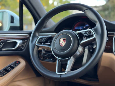 2017 Porsche Macan