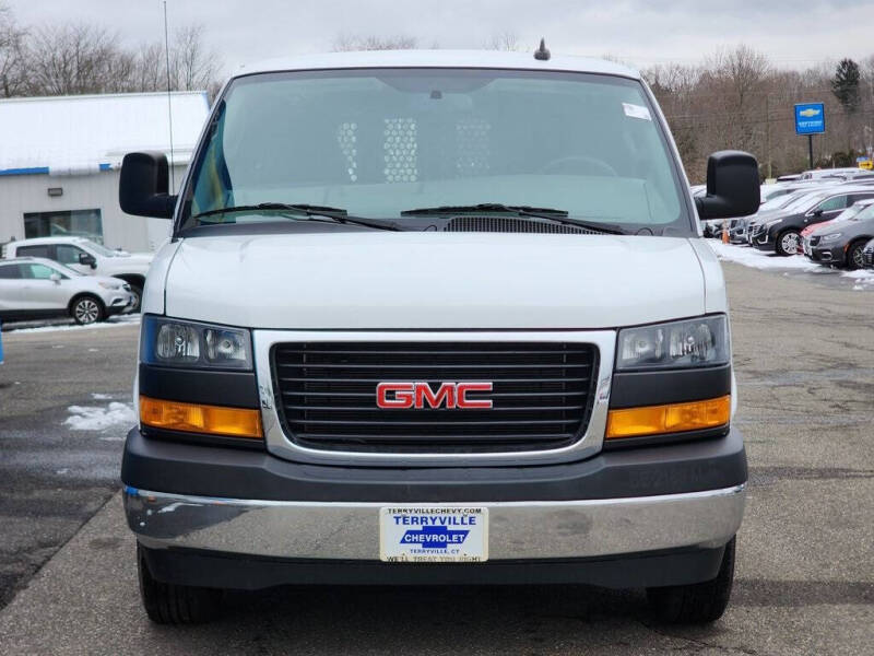 2022 GMC Savana 2500