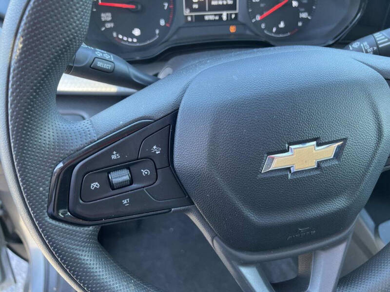 2025 Chevrolet Trax LS